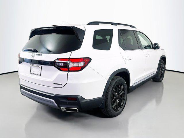 new 2025 Honda Pilot car, priced at $50,305