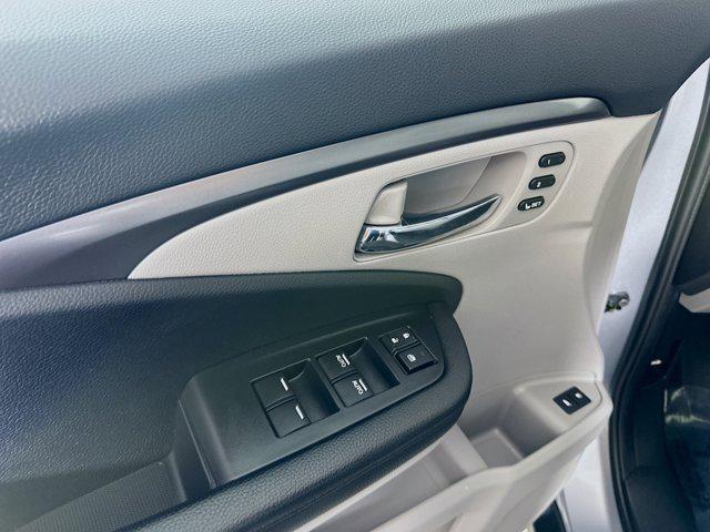 used 2022 Honda Pilot car, priced at $29,275