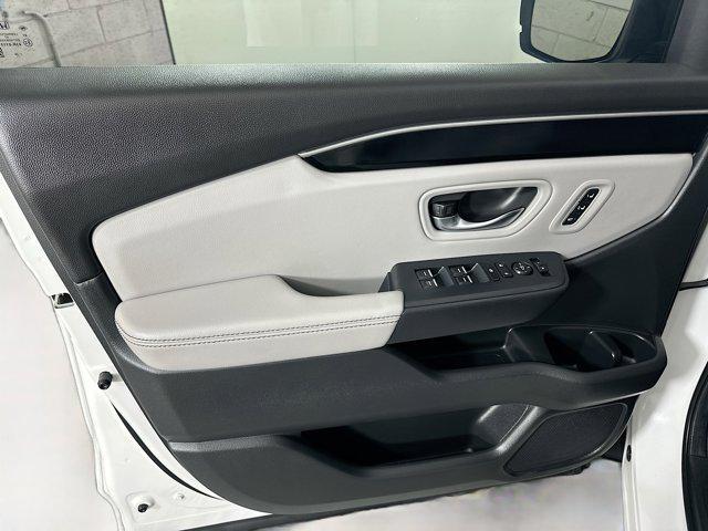 used 2025 Honda Pilot car, priced at $40,974