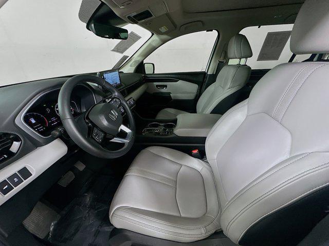 used 2025 Honda Pilot car, priced at $40,974