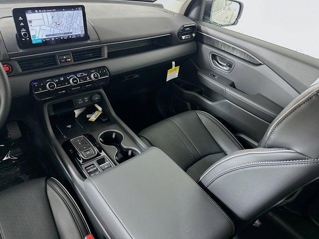 new 2025 Honda Pilot car, priced at $54,485