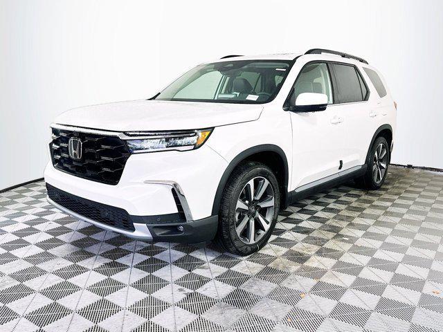 new 2025 Honda Pilot car, priced at $54,485
