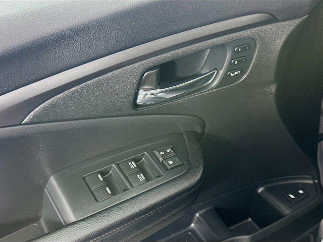 used 2022 Honda Pilot car, priced at $28,138
