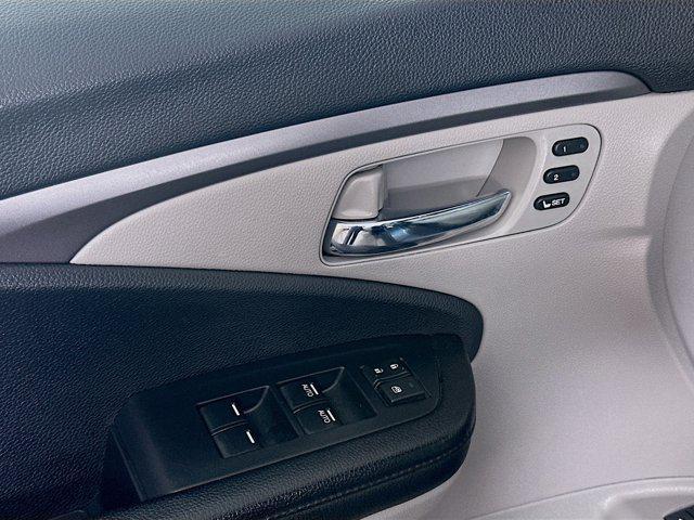 used 2022 Honda Pilot car, priced at $26,988