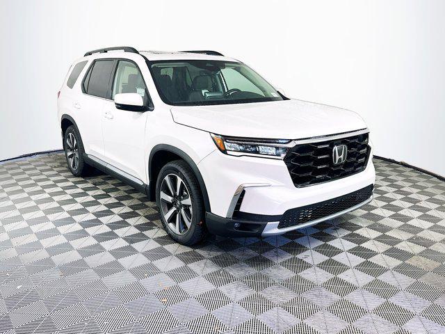 new 2025 Honda Pilot car, priced at $48,905