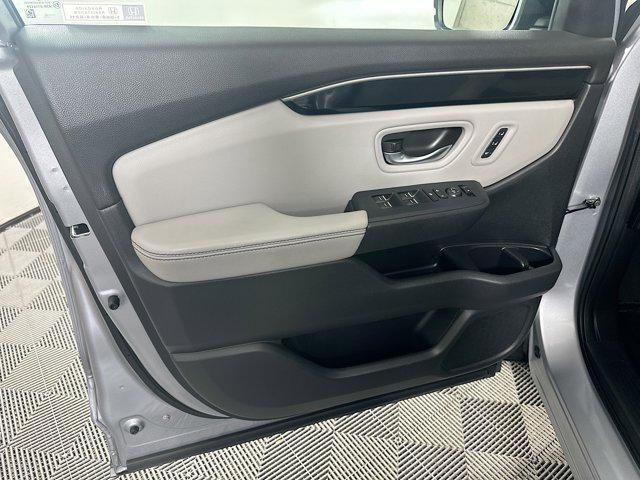 used 2023 Honda Pilot car, priced at $35,979