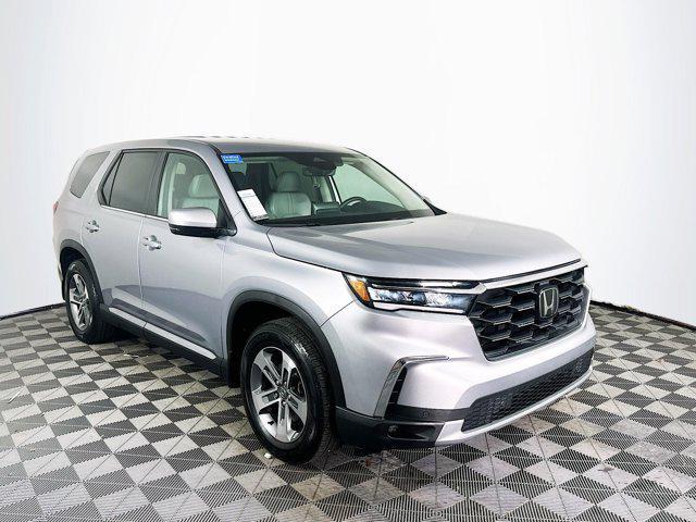 used 2023 Honda Pilot car, priced at $35,979