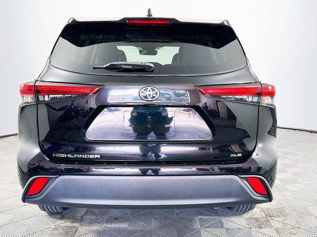 used 2022 Toyota Highlander car, priced at $30,988