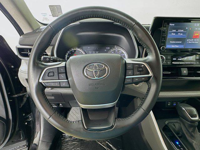 used 2022 Toyota Highlander car, priced at $30,988