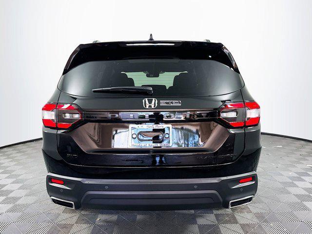 new 2025 Honda Pilot car, priced at $56,705