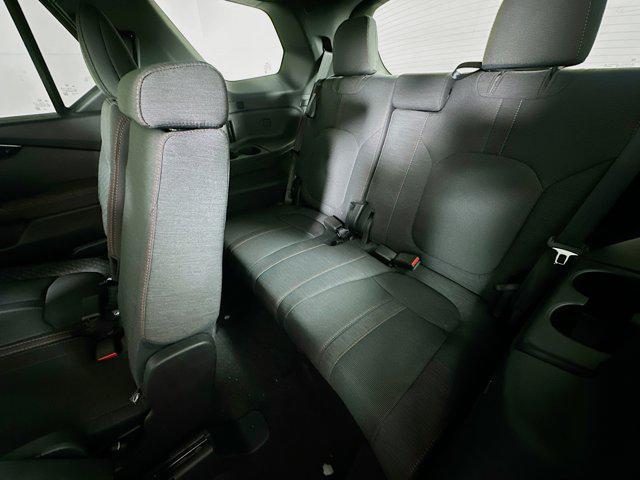 new 2025 Honda Pilot car, priced at $40,650