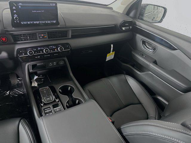 new 2025 Honda Pilot car, priced at $43,950