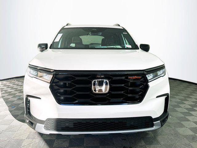 new 2025 Honda Pilot car, priced at $52,035