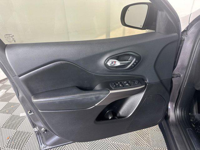 used 2019 Jeep Cherokee car, priced at $15,786