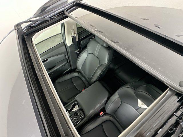 new 2025 Honda Pilot car, priced at $48,680
