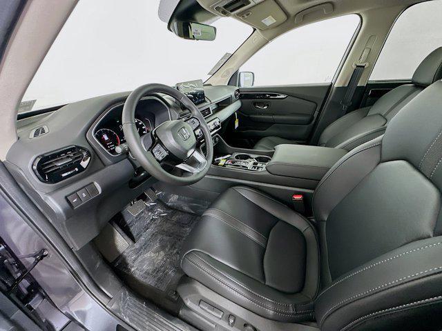 new 2025 Honda Pilot car, priced at $48,680