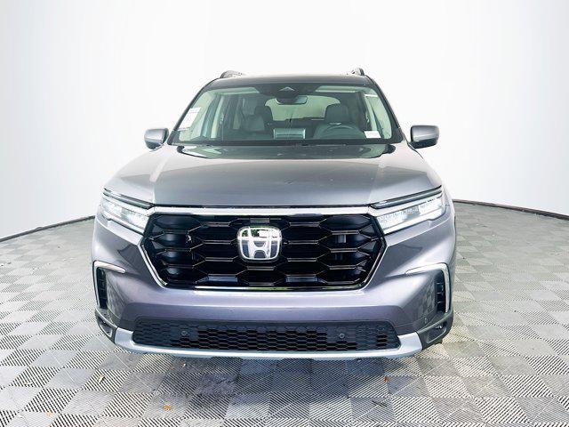 new 2025 Honda Pilot car, priced at $48,680