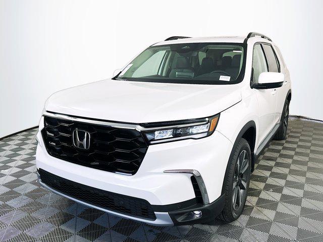 new 2025 Honda Pilot car, priced at $49,135