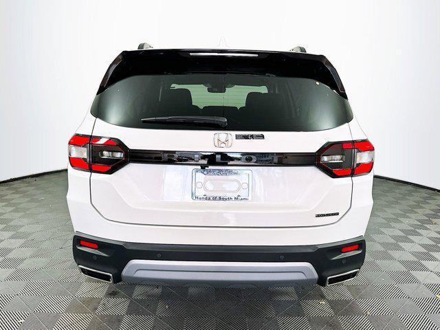 new 2025 Honda Pilot car, priced at $49,135