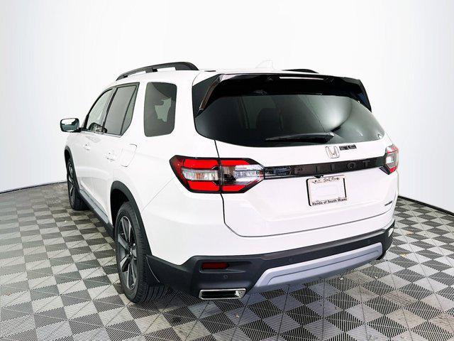 new 2025 Honda Pilot car, priced at $49,135