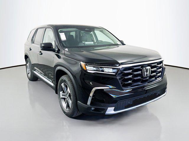 new 2025 Honda Pilot car, priced at $43,950