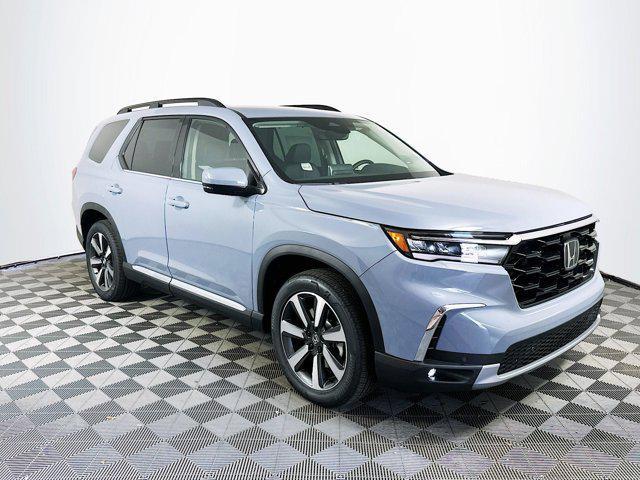 new 2025 Honda Pilot car, priced at $47,621