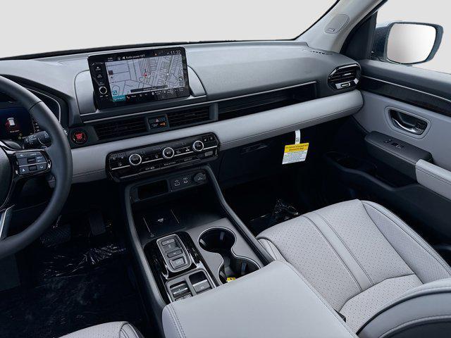 new 2025 Honda Pilot car, priced at $53,060