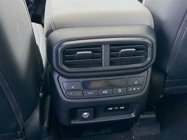 new 2025 Honda Pilot car, priced at $53,060