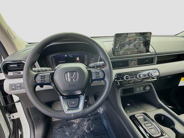 new 2025 Honda Pilot car, priced at $53,060