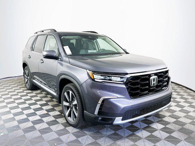 new 2025 Honda Pilot car, priced at $47,950
