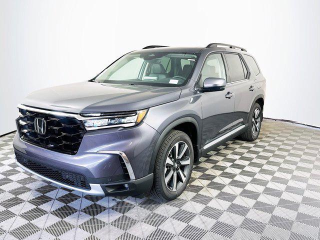 new 2025 Honda Pilot car, priced at $47,950