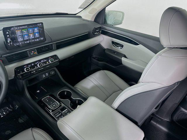 new 2025 Honda Pilot car, priced at $42,450
