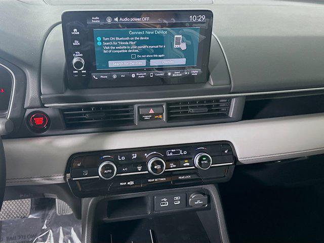 new 2025 Honda Pilot car, priced at $42,450