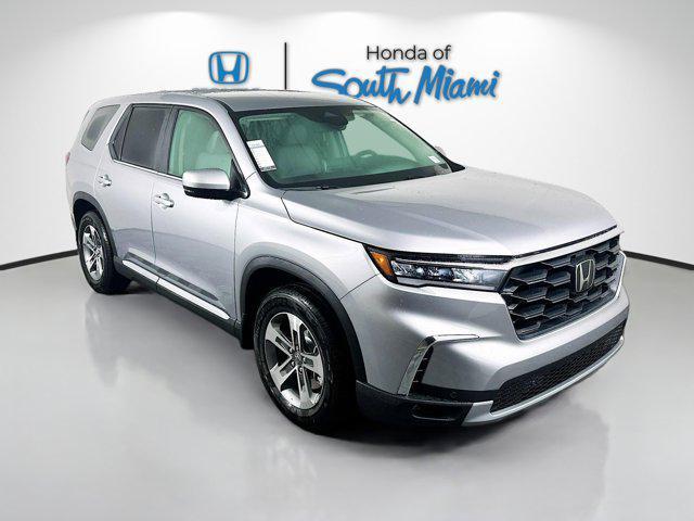 new 2025 Honda Pilot car, priced at $42,355