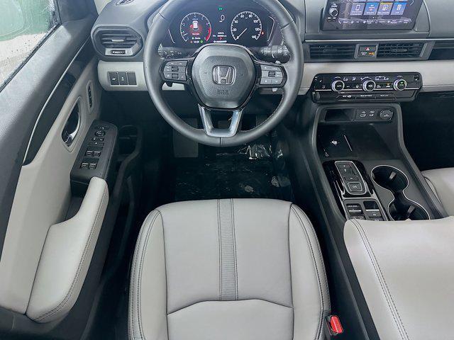 new 2025 Honda Pilot car, priced at $42,450
