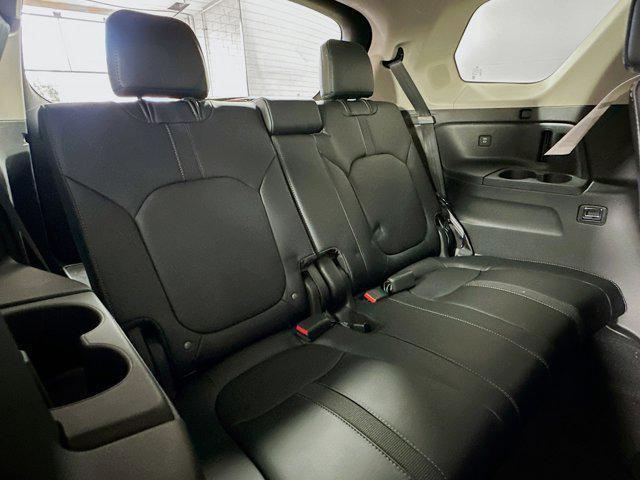 new 2025 Honda Pilot car, priced at $48,680