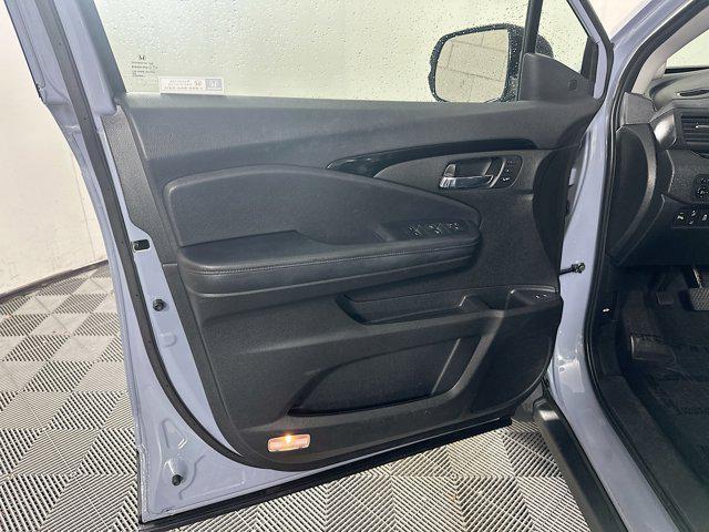 used 2022 Honda Pilot car, priced at $33,999