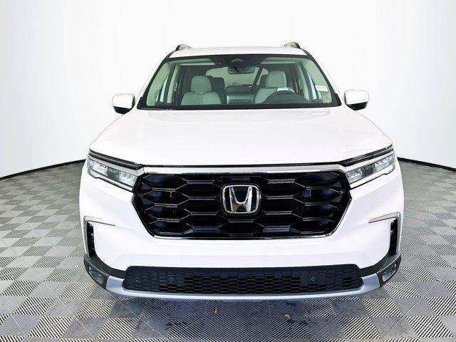 new 2025 Honda Pilot car, priced at $45,694