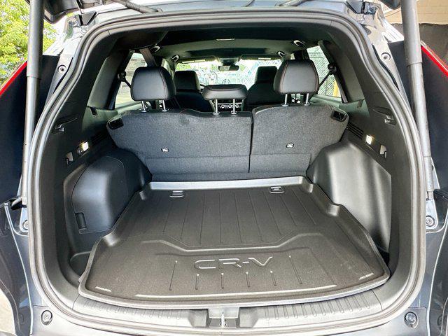 new 2026 Honda CR-V Hybrid car, priced at $38,975