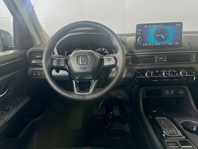 new 2025 Honda Pilot car, priced at $43,950