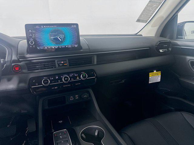 new 2025 Honda Pilot car, priced at $43,950