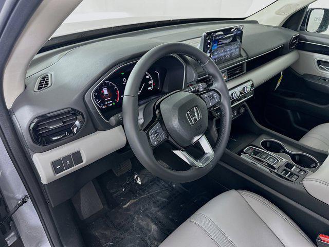 new 2025 Honda Pilot car, priced at $49,180