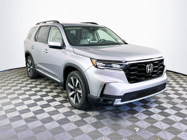 new 2025 Honda Pilot car, priced at $49,180