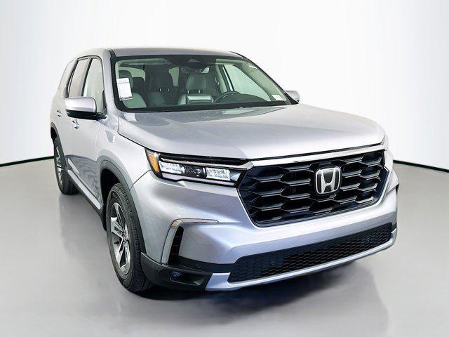 new 2025 Honda Pilot car, priced at $43,950