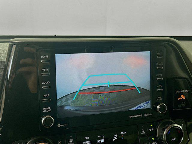 used 2022 Toyota Highlander car, priced at $34,152