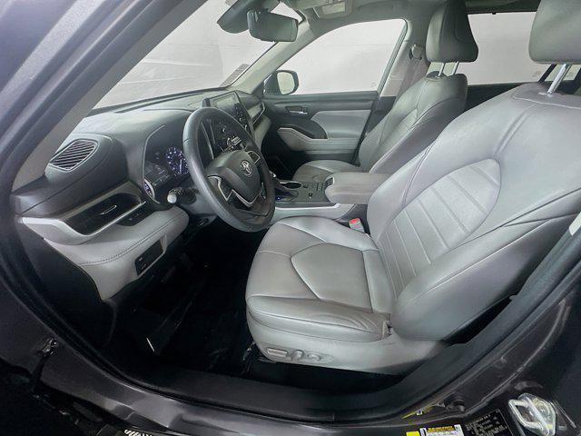 used 2022 Toyota Highlander car, priced at $34,152
