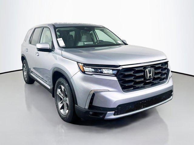 new 2025 Honda Pilot car, priced at $42,450