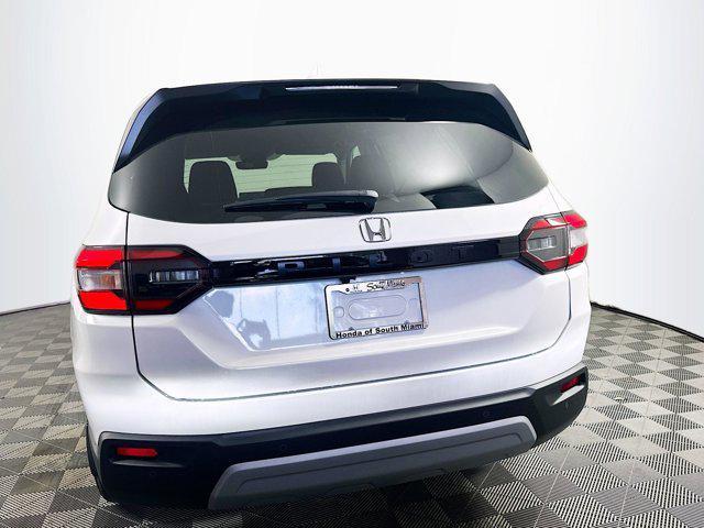 new 2025 Honda Pilot car, priced at $45,135