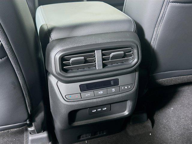 new 2025 Honda Pilot car, priced at $45,135