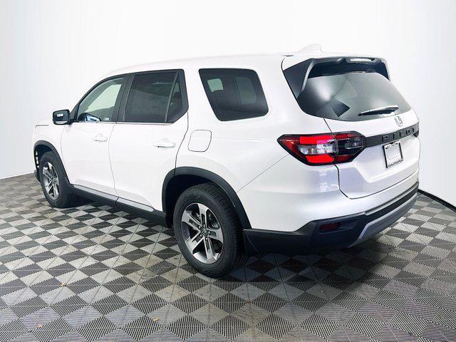 new 2025 Honda Pilot car, priced at $45,135